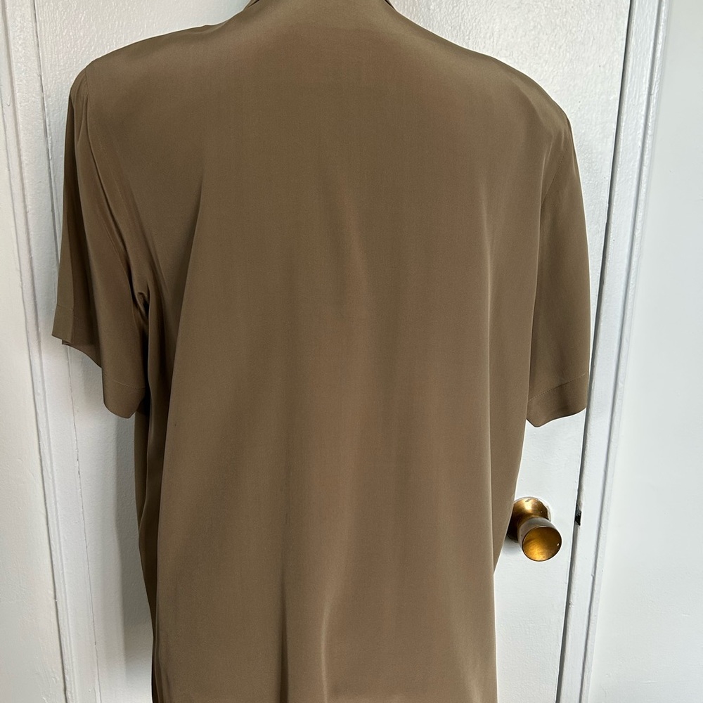 Anne Klein II, 100% Silk, Short Sleeve Blouse, Tan Color, Size 12 - Picture 2 of 6